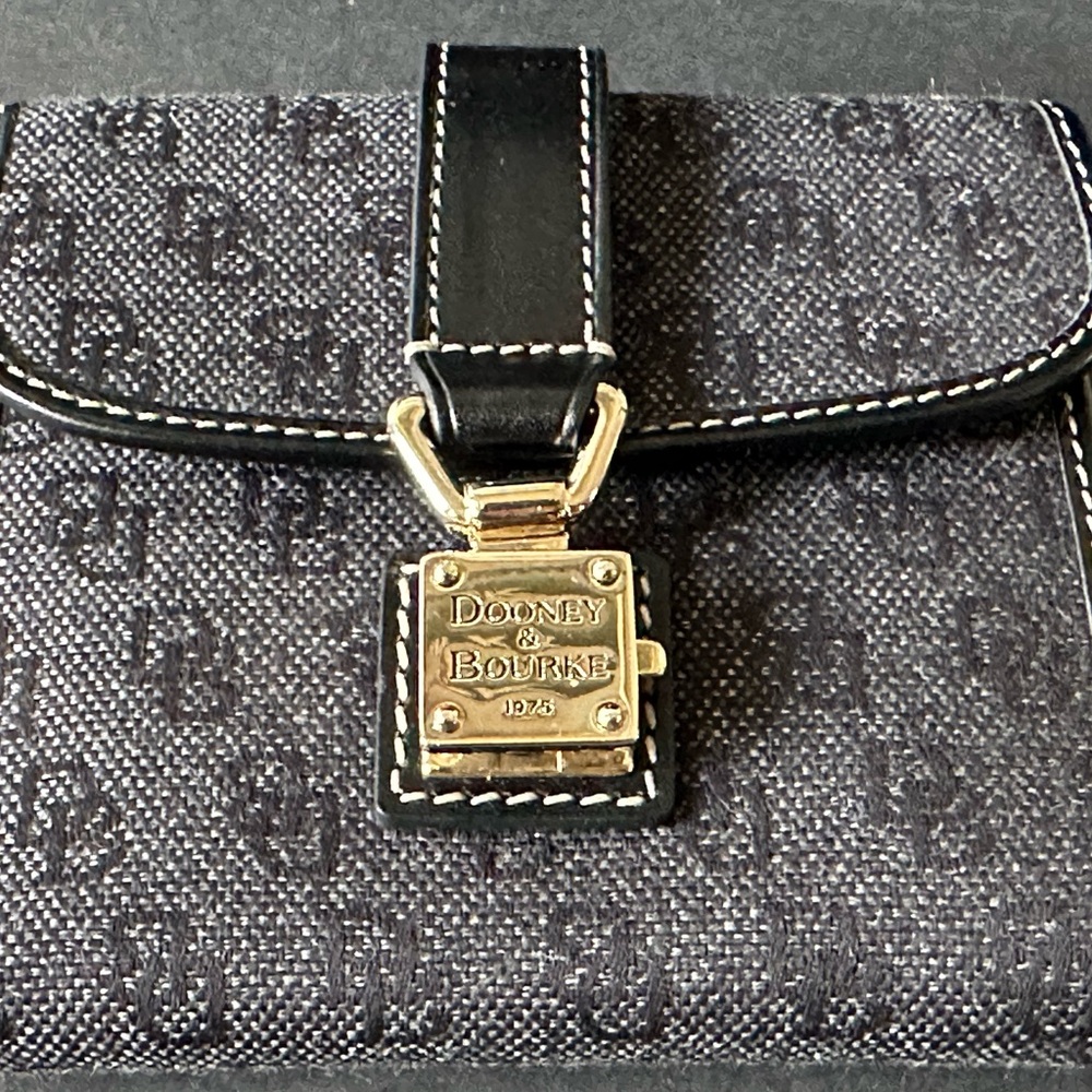 Dooney & Bourke Shoulder Bag w/ Matching Purse New Registration Card Nos Match - Picture 10 of 11